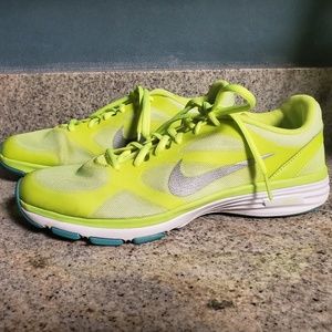 Womens Nike shoes